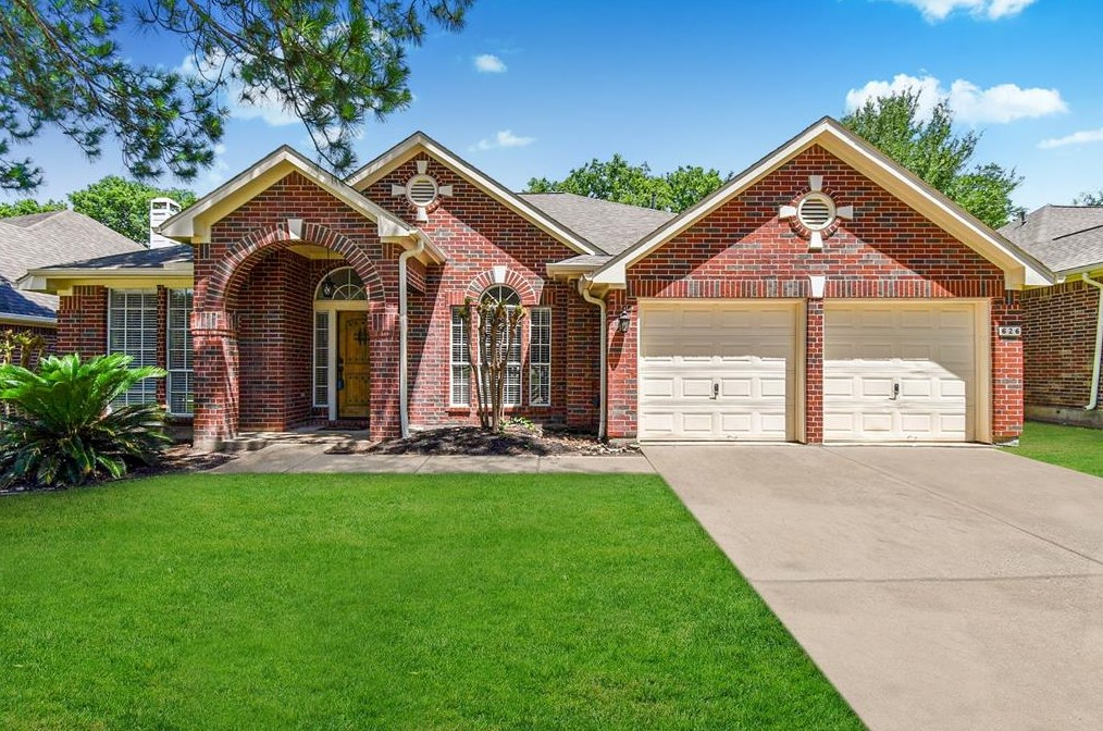 626 Knl Frst Dr, Sugar Land TX 77479-6077 exterior