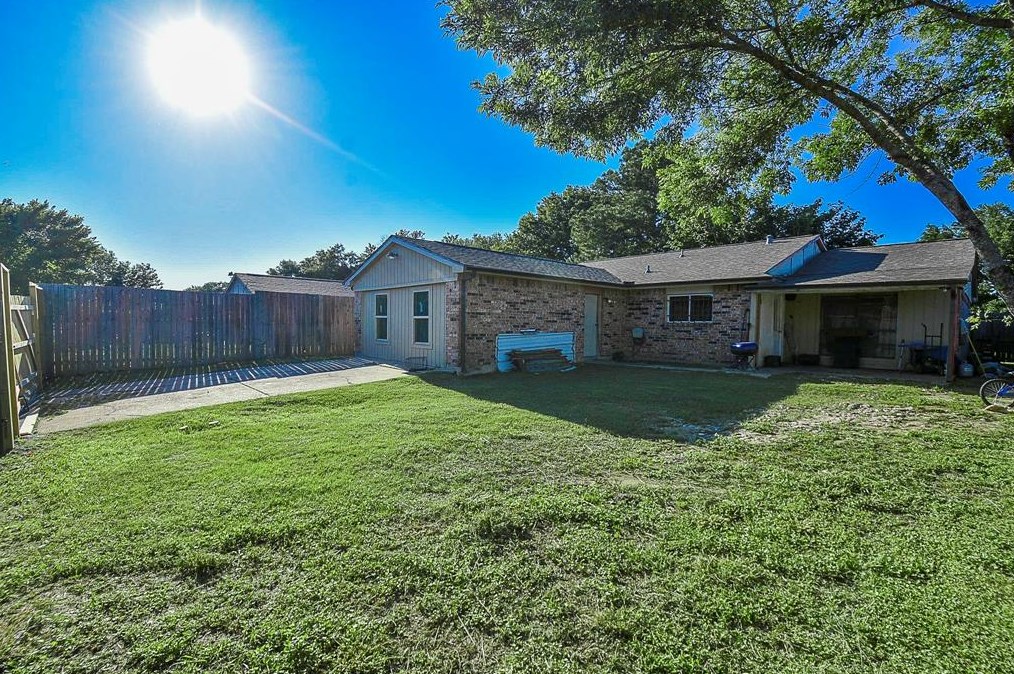 14650 Meyersville Dr, Houston TX  77049-4322 exterior