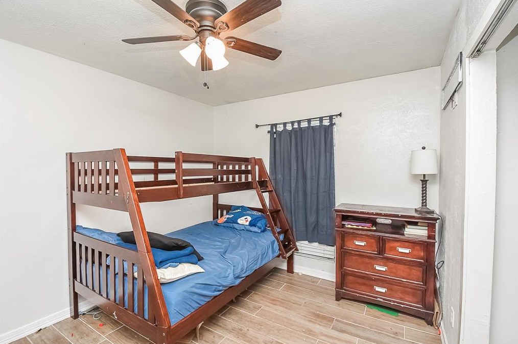 14650 Meyersville Dr, Houston TX  77049-4322 exterior