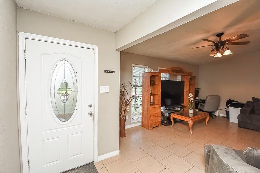 14650 Meyersville Dr, Houston TX  77049-4419 exterior