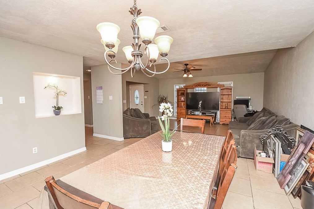 14650 Meyersville Dr, Houston TX  77049-4322 exterior