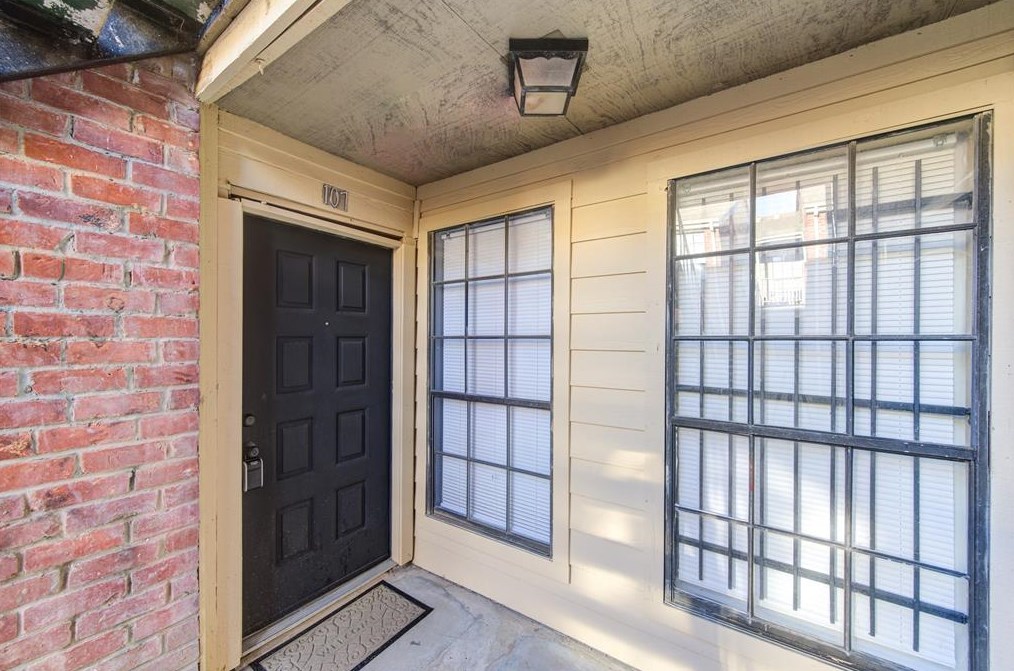 12500 Sandpiper Dr #107, Houston, TX 77035