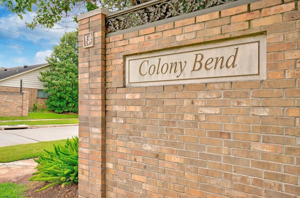 2842 Pepper Wood Dr, Sugar Land, TX 77479