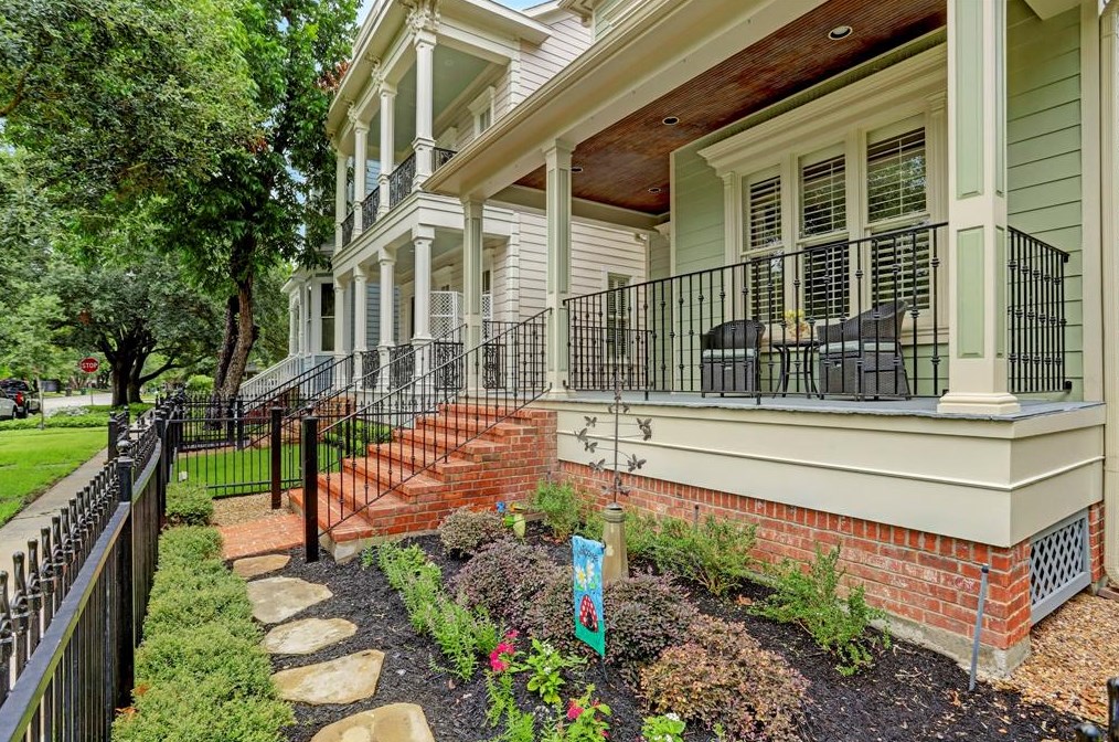1236 Cortlandt St, Houston TX  77008-7064 exterior