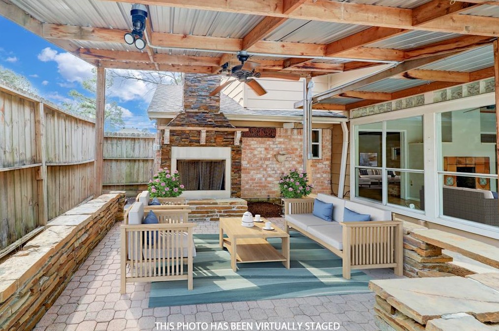 14118 Locke Ln, Houston, TX 77077-5347