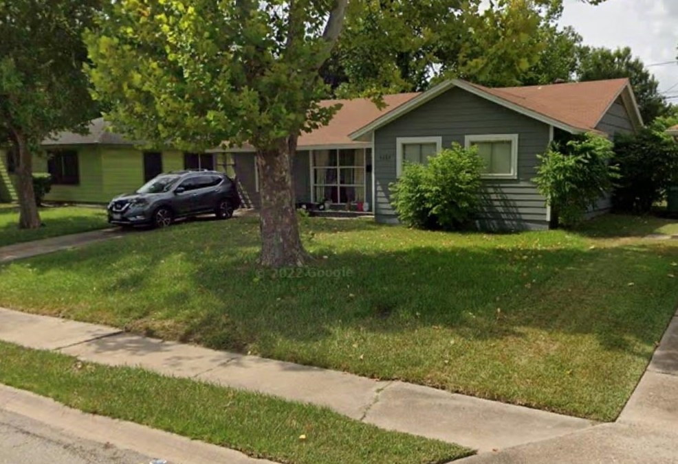 5667 Beldart St, Houston, TX 77033-3101