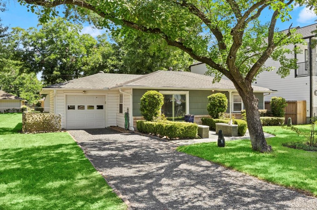 7526 Gracia St, Houston, TX 77037-4409
