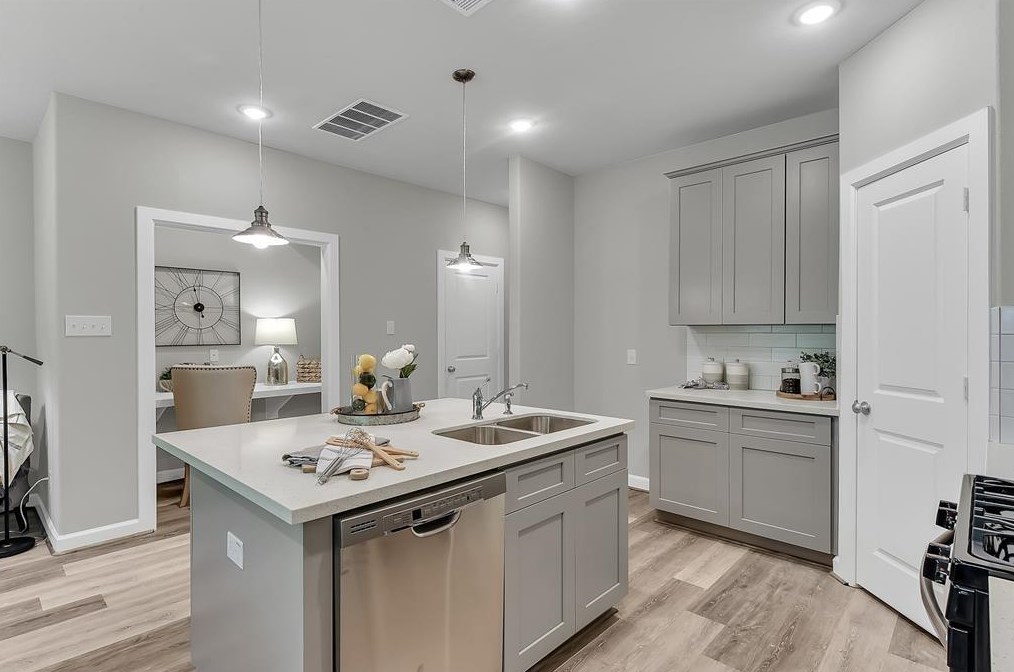 909 Lewis St #a, Conroe, TX 77301