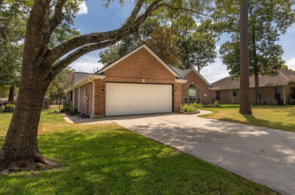 1935 Chart Dr, Crosby TX  77532-4934 exterior