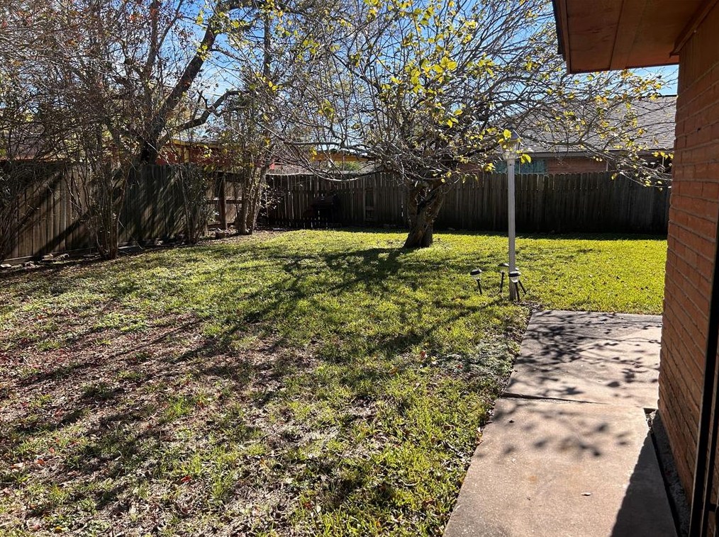11603 Jutland Rd, Houston, TX 77048-2635
