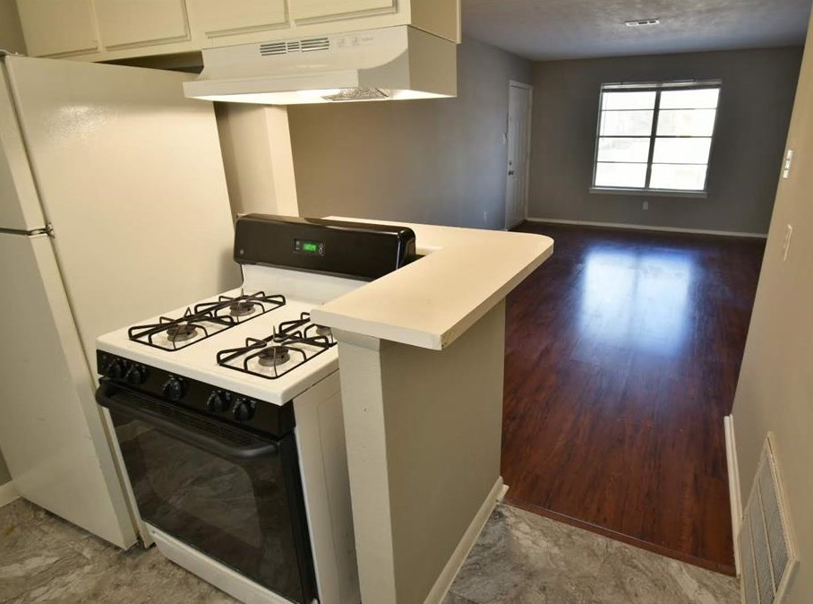 3641 N Macgregor Way #34, Houston, TX 77004