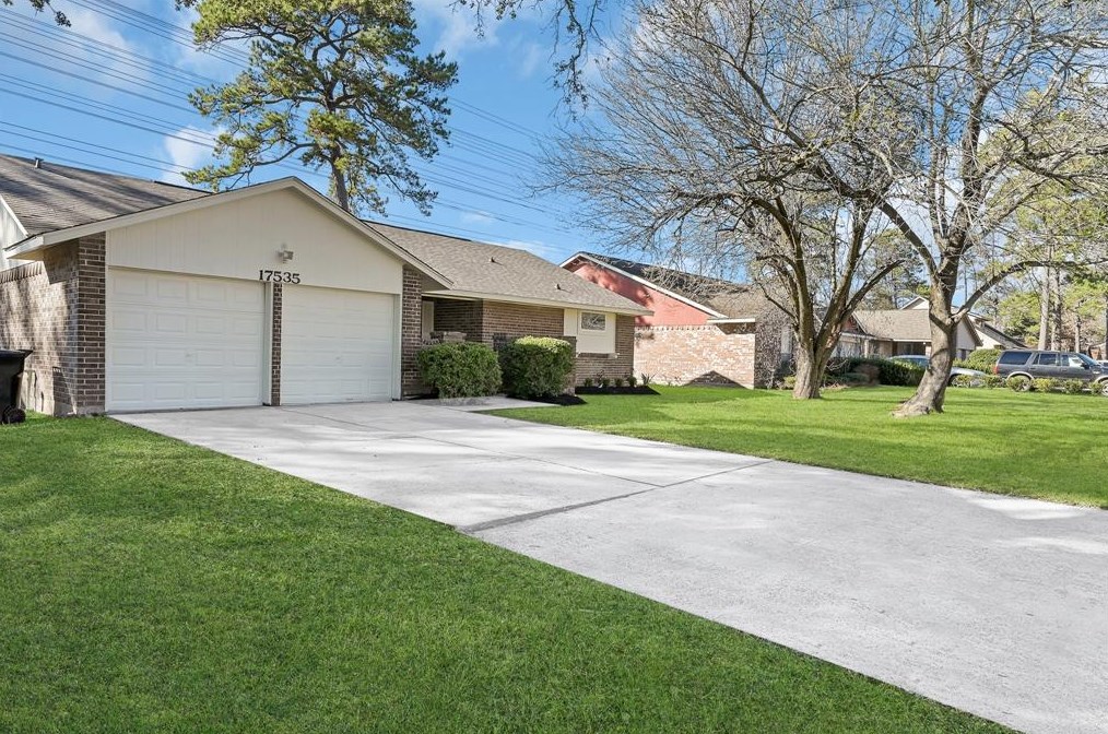 17535 Crestline Rd, Humble, TX 77396