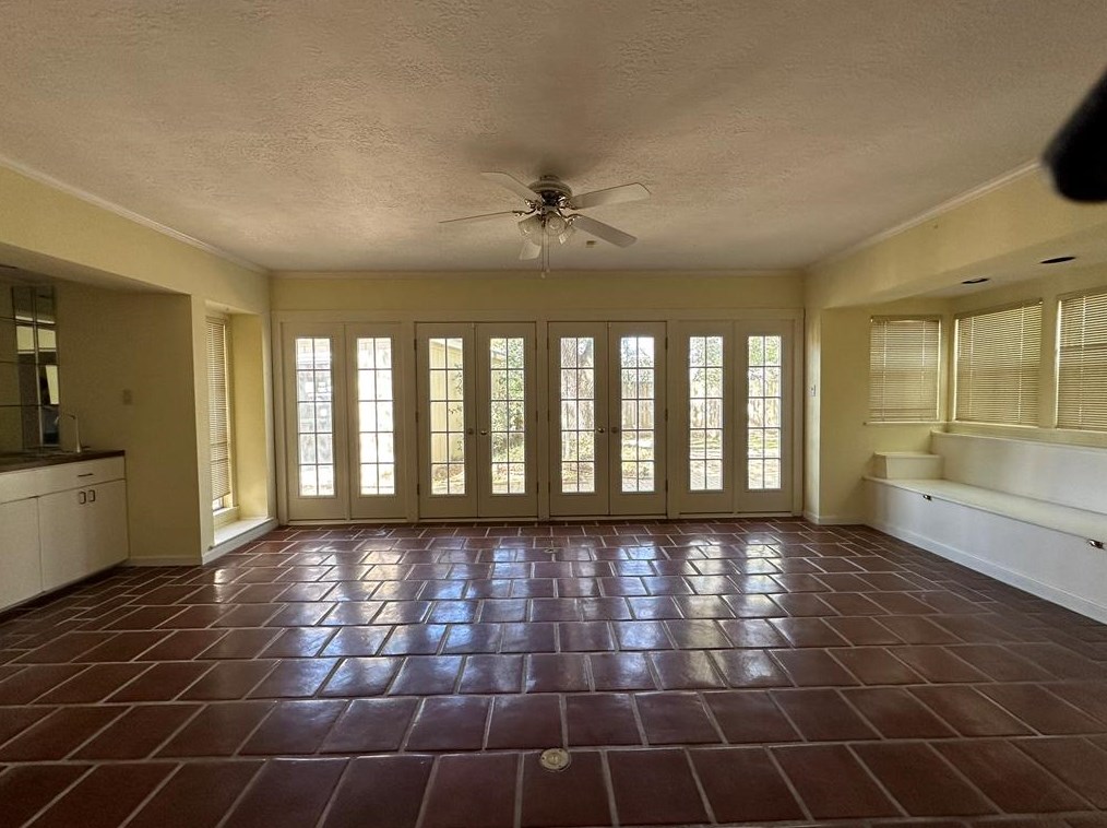 5762 Cheena Dr, Houston TX  77096-5924 exterior