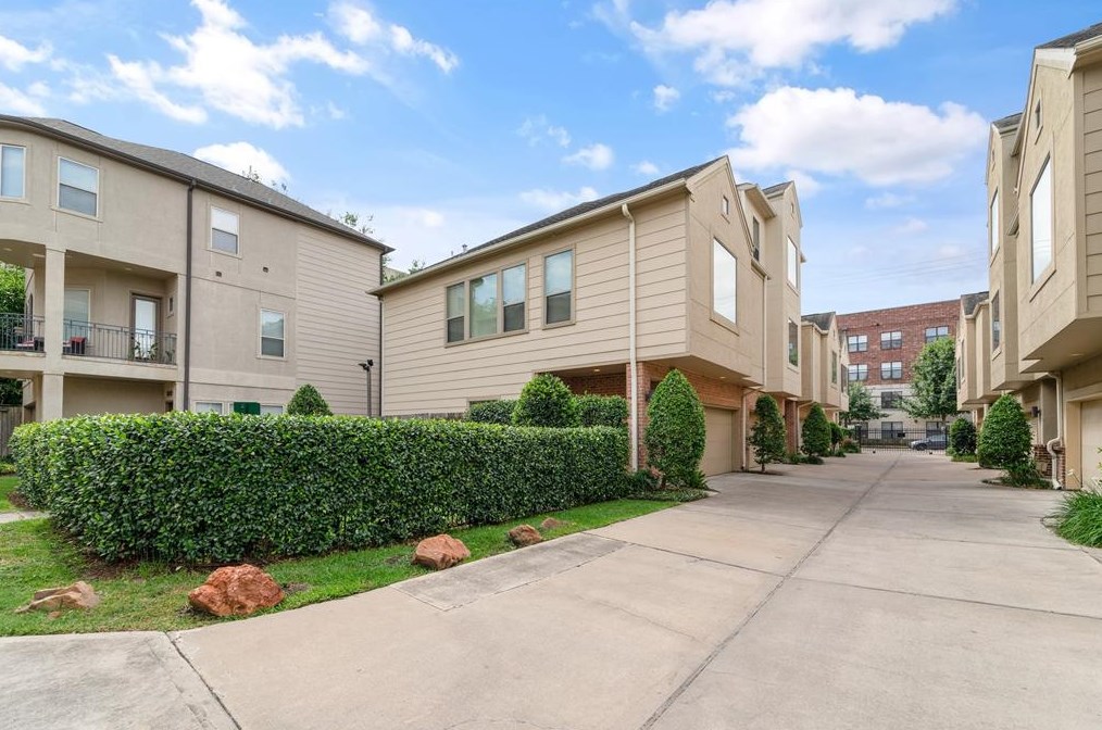 3806 Center St, Houston, TX 77007