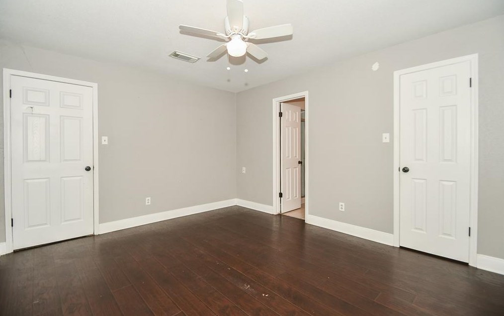 7251 Stonegate Dr, Houston TX  77024-2703 exterior