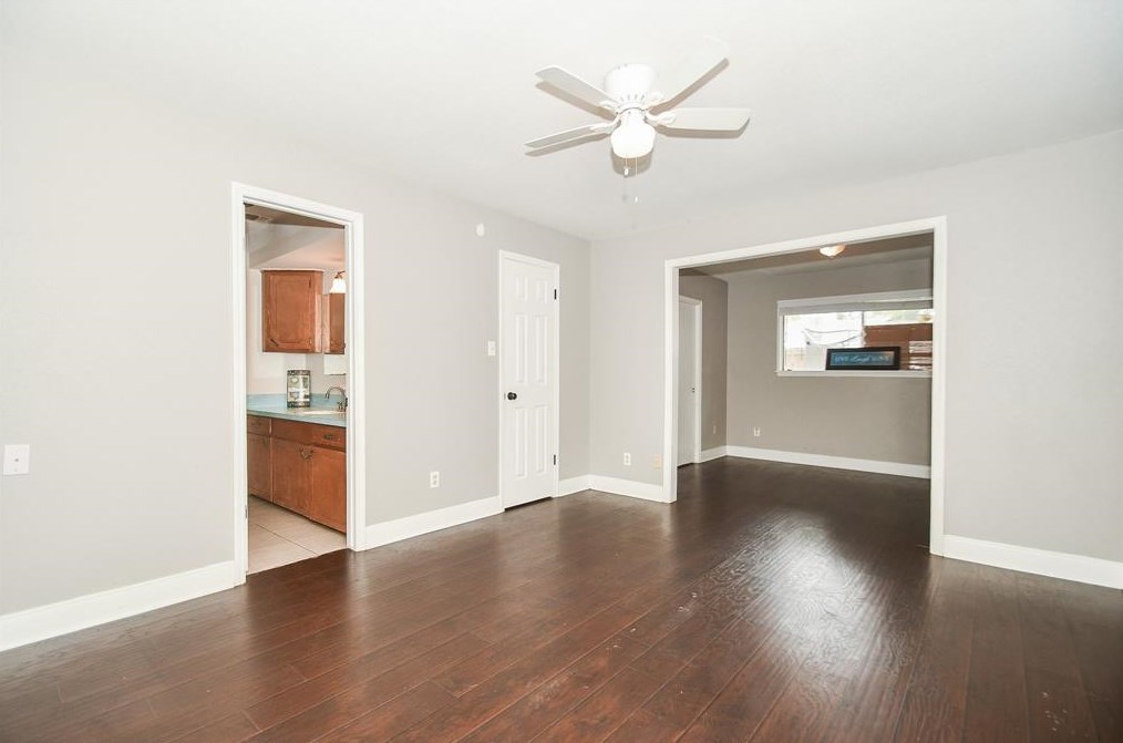 7251 Stonegate Dr, Houston TX  77024-2703 exterior