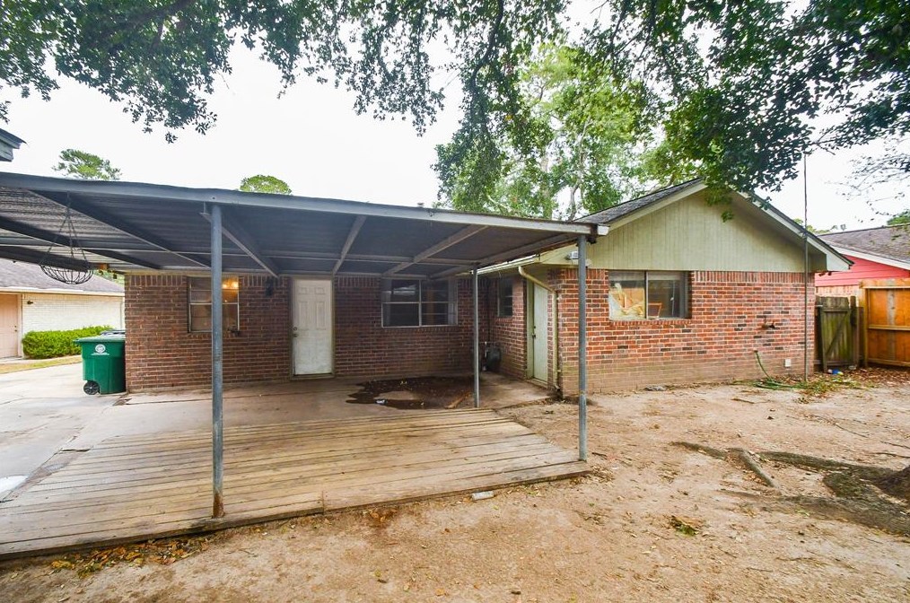 7251 Stonegate Dr, Houston TX  77024-2703 exterior