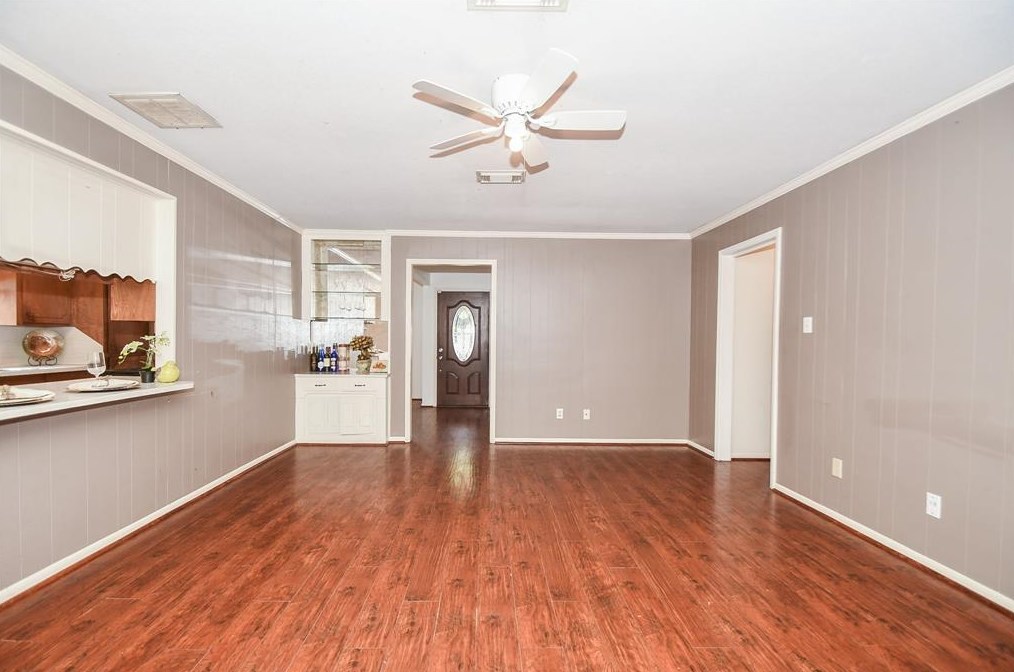 7251 Stonegate Dr, Houston TX  77024-2703 exterior