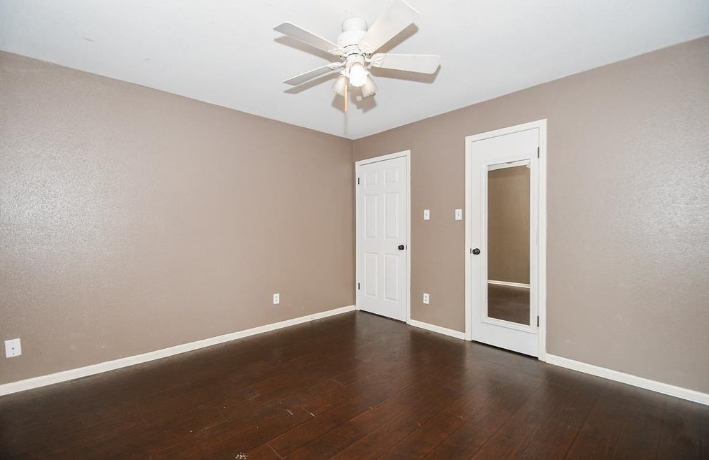 7251 Stonegate Dr, Houston TX  77024-2703 exterior
