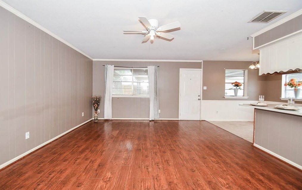 7251 Stonegate Dr, Houston TX  77024-2703 exterior