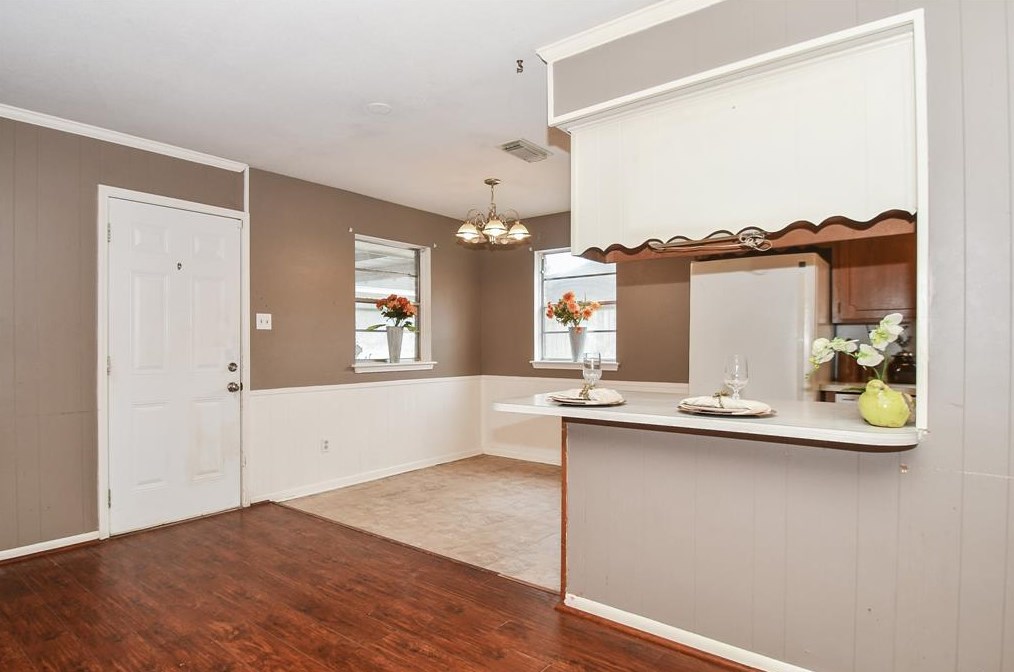 7251 Stonegate Dr, Houston TX  77024-2703 exterior