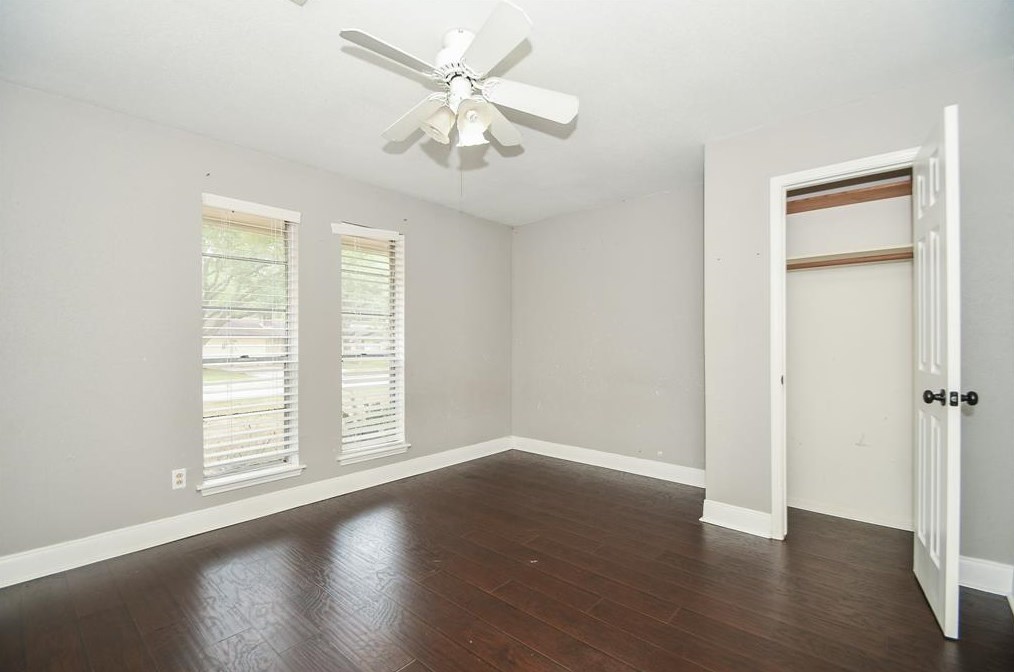 7251 Stonegate Dr, Houston TX  77024-2703 exterior