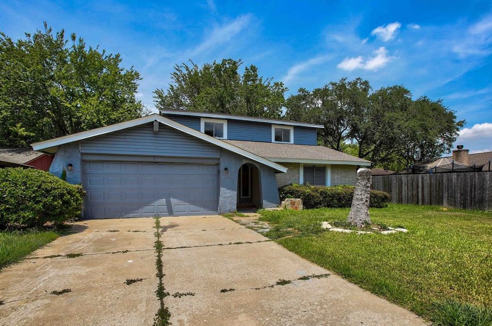 305 Brookdale Dr, League City, TX 77573
