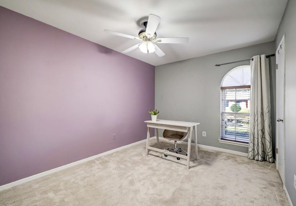 11403 Pne Knl Dr, Houston TX 77099-2414 exterior