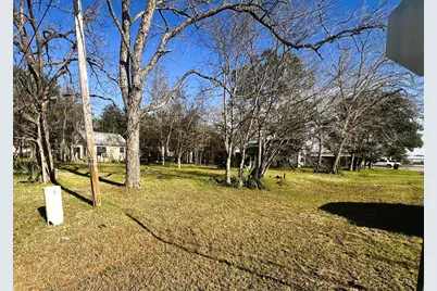 210 Shropshire Street, El Campo, TX 77437 - Photo 1