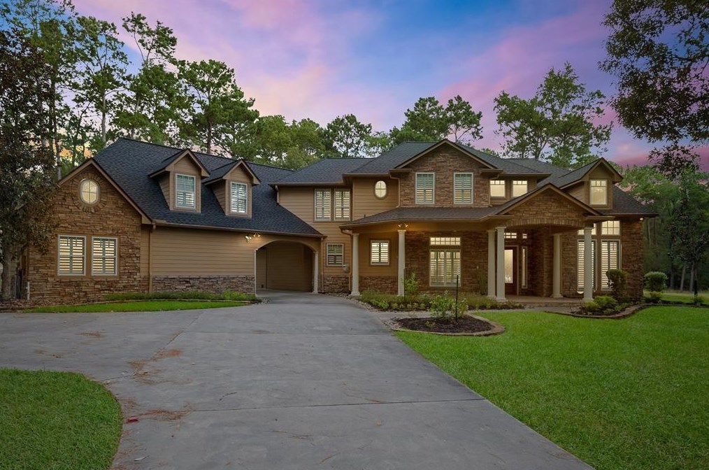 10906 Crestwater Cir, Magnolia, TX 77354