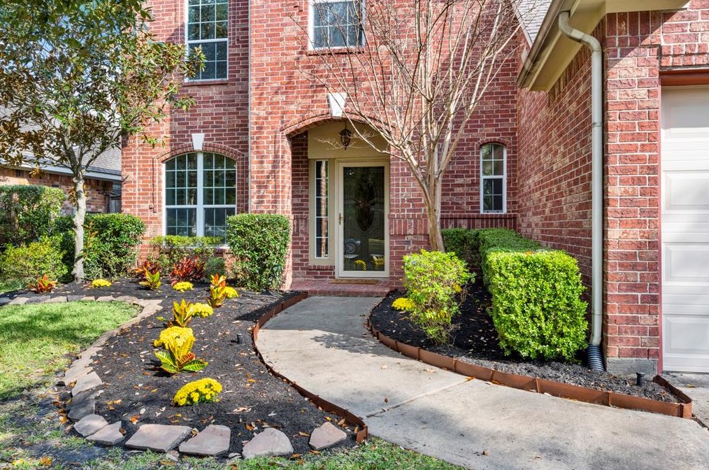 10610 Sterling Manor Dr, Spring, TX 77379-3268