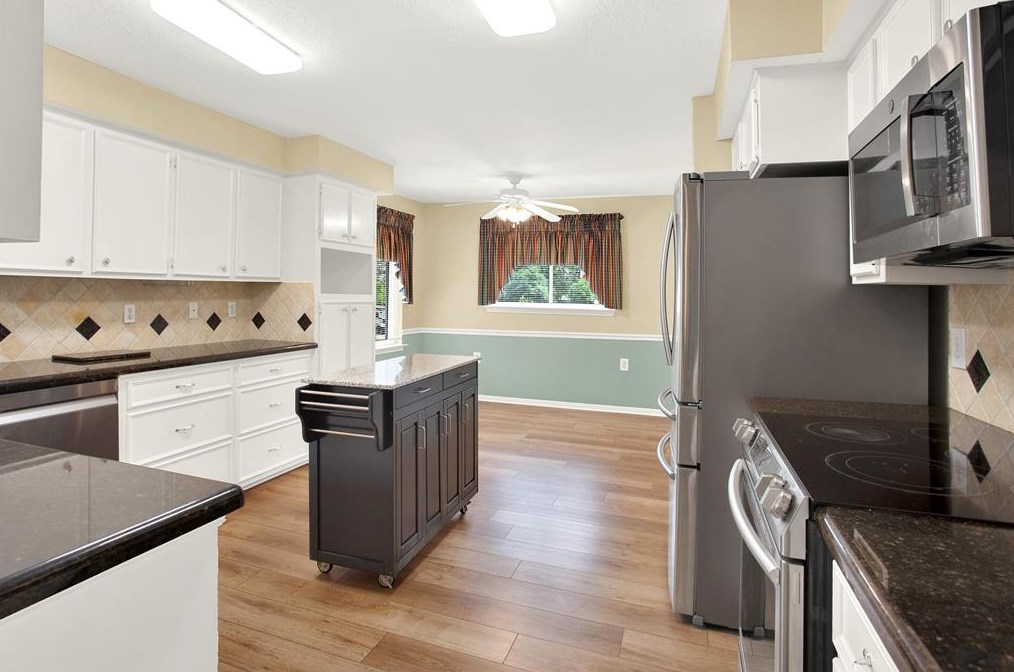 507 Shady Oaks Hbr, Alvin, TX 77511