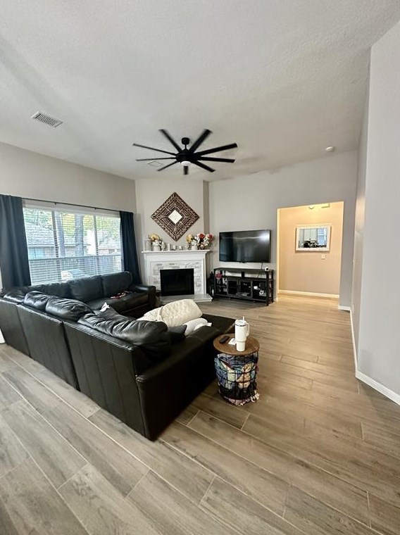 26 Tivoli Garden Ct, Spring TX  77382-1425 exterior