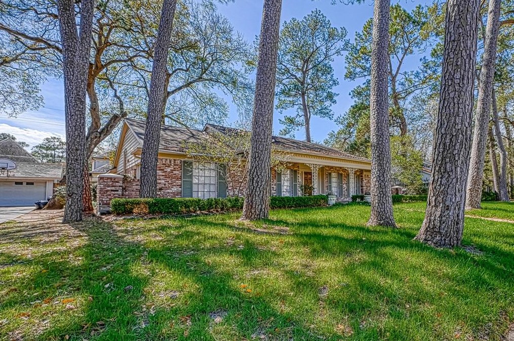 12419 Huntingwick Dr, Houston, TX 77024