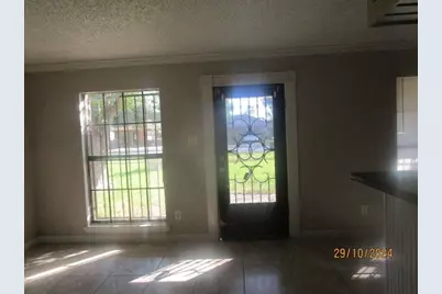 601 N 12th Street, La Porte, TX 77571 - Photo 2