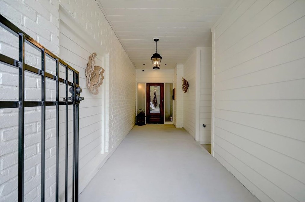 10851 Pepper Ln, Houston, TX 77079-3602