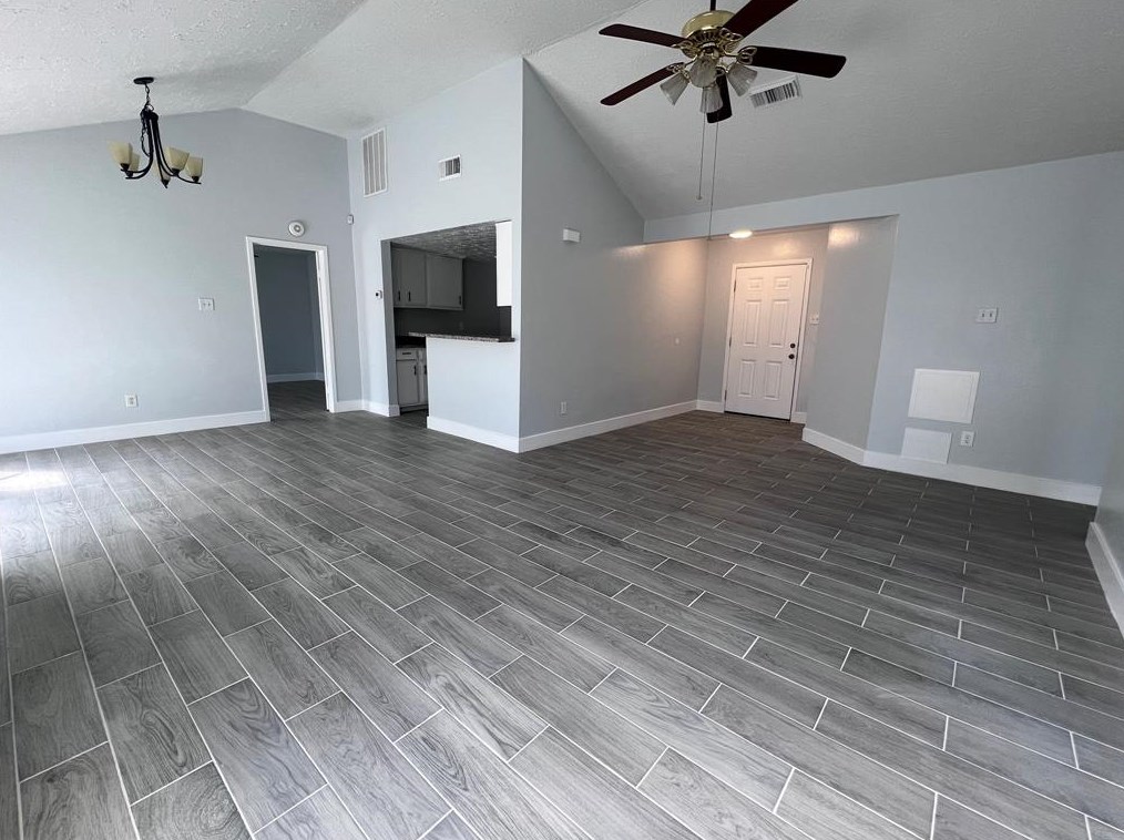 7506 Stone Pine Ln, Houston TX  77041-1527 exterior