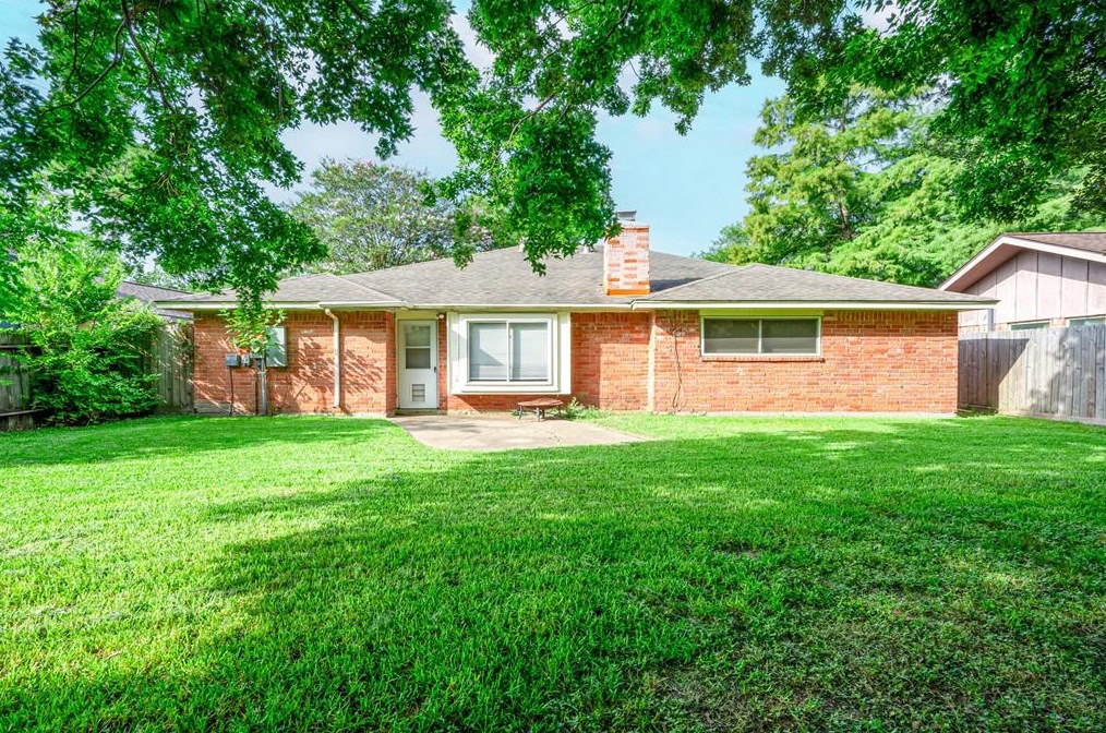 11610 Ensbrook Dr, Houston TX  77099-4705 exterior