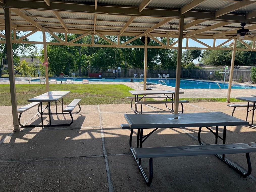 11610 Ensbrook Dr, Houston TX  77099-4705 exterior