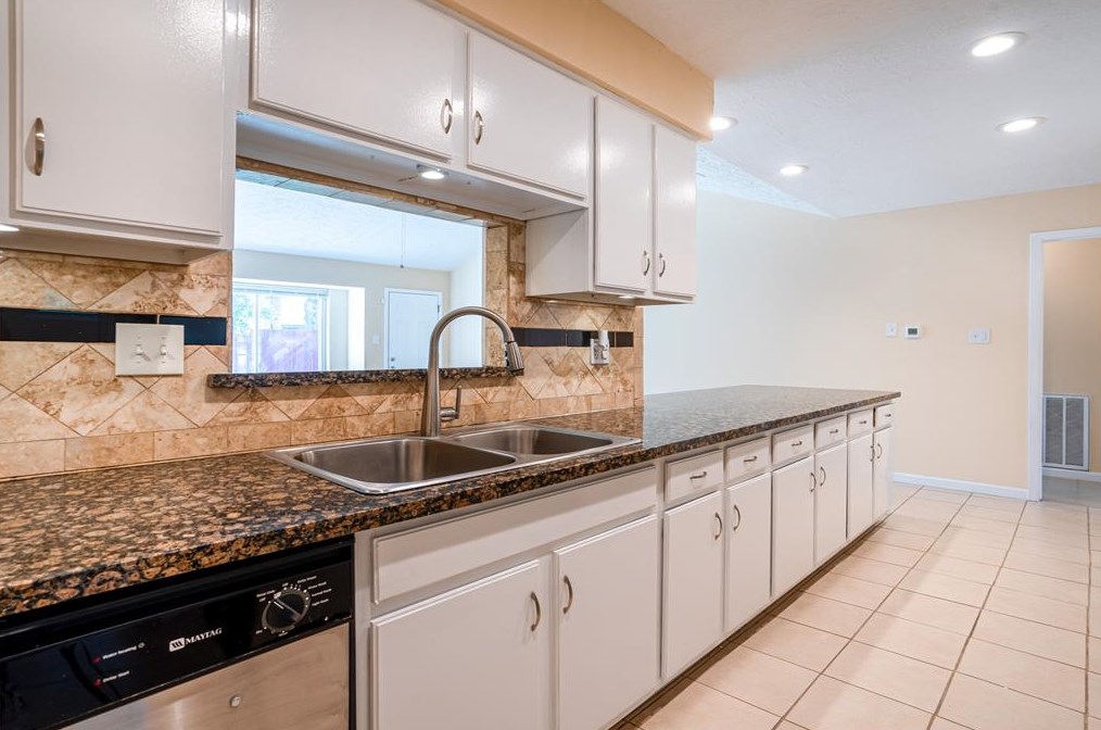 11610 Ensbrook Dr, Houston TX  77099-4705 exterior