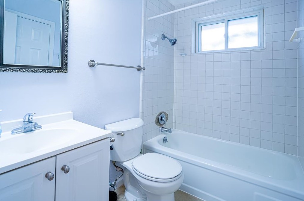 11610 Ensbrook Dr, Houston TX  77099-4705 exterior