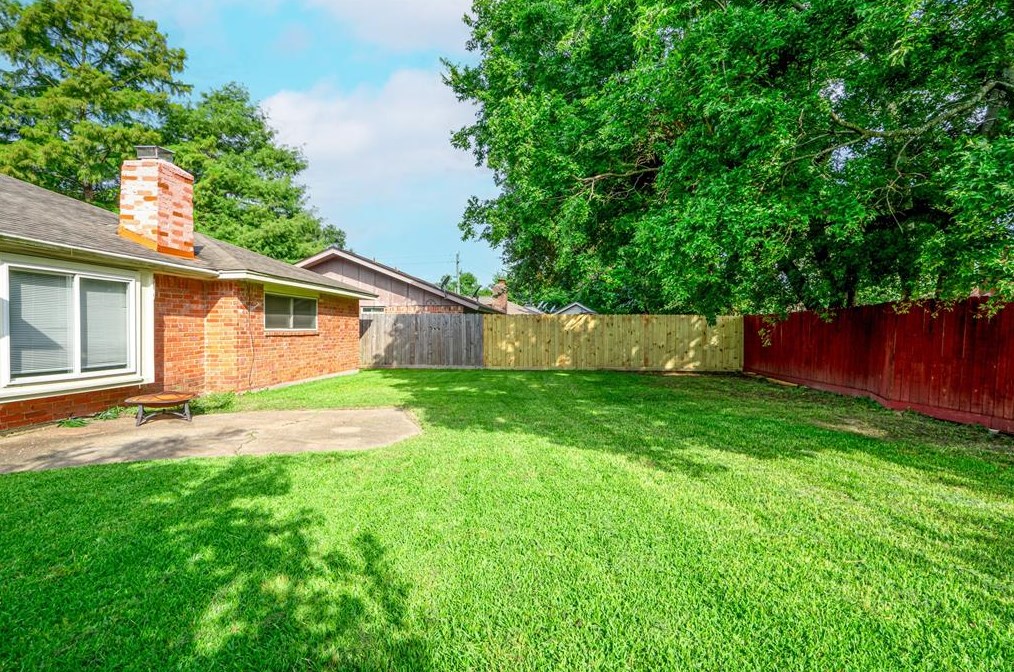 11610 Ensbrook Dr, Houston TX  77099-4705 exterior