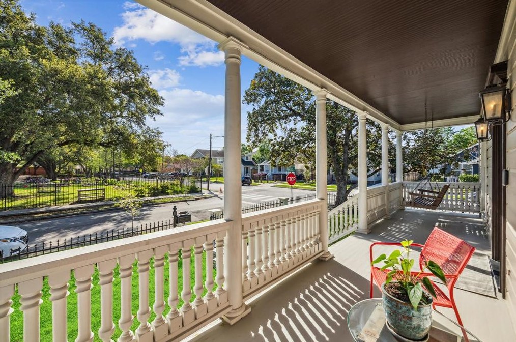 3501 Oak Ridge St, Houston TX  77009-6016 exterior