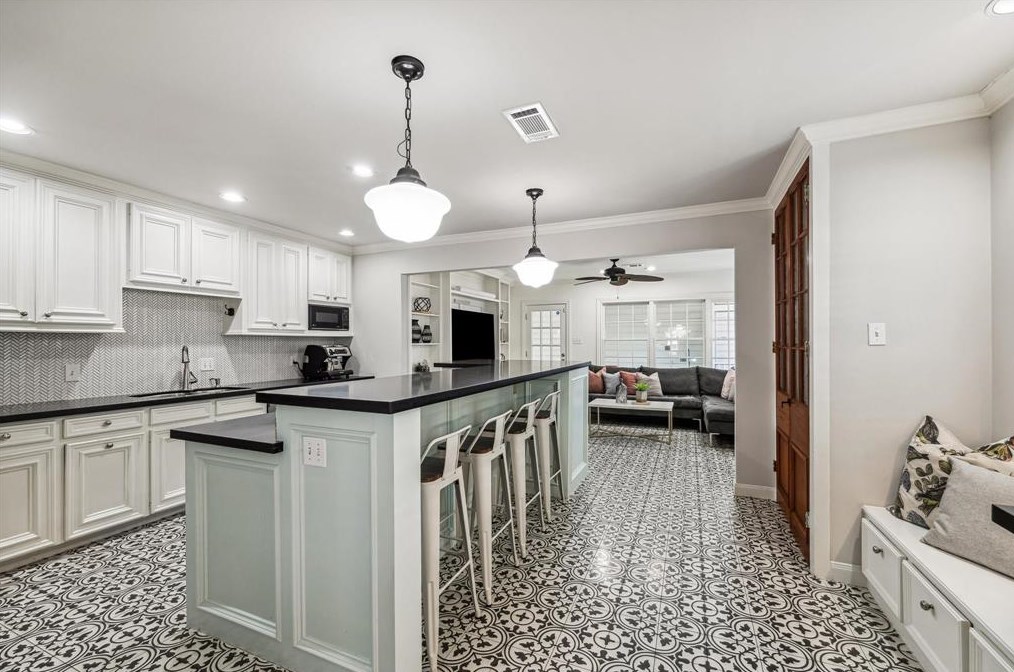 3501 Oak Rdg St, Houston TX  77009-6016 exterior