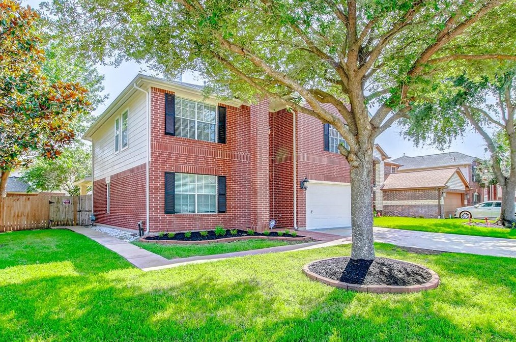 9526 Eaglewood Spring Dr, Houston, TX 77083-5137
