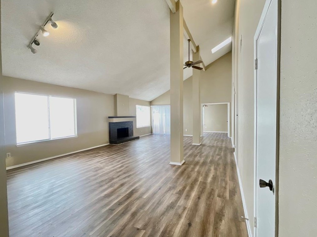 19714 Lake Hollow Ln, Houston, TX 77084