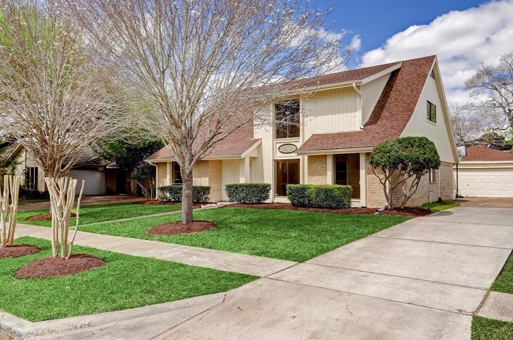10039 Sageglow Dr, Houston, TX 77089-5033