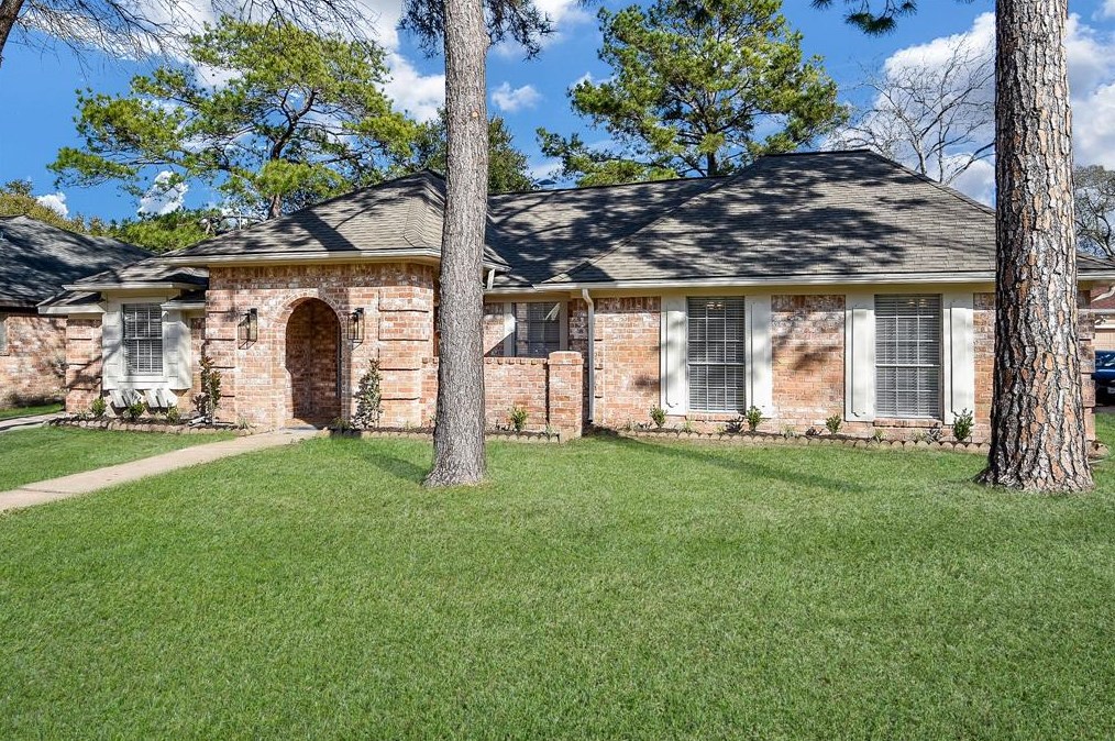 8134 Ivan Reid Dr, Houston, TX 77040