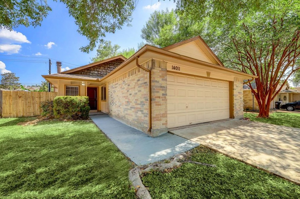 14011 Clear Forest Dr, Sugar Land, TX 77498-1700