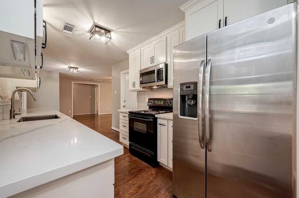 2811 Blueberry Ln, Pasadena TX 77502-5446 exterior